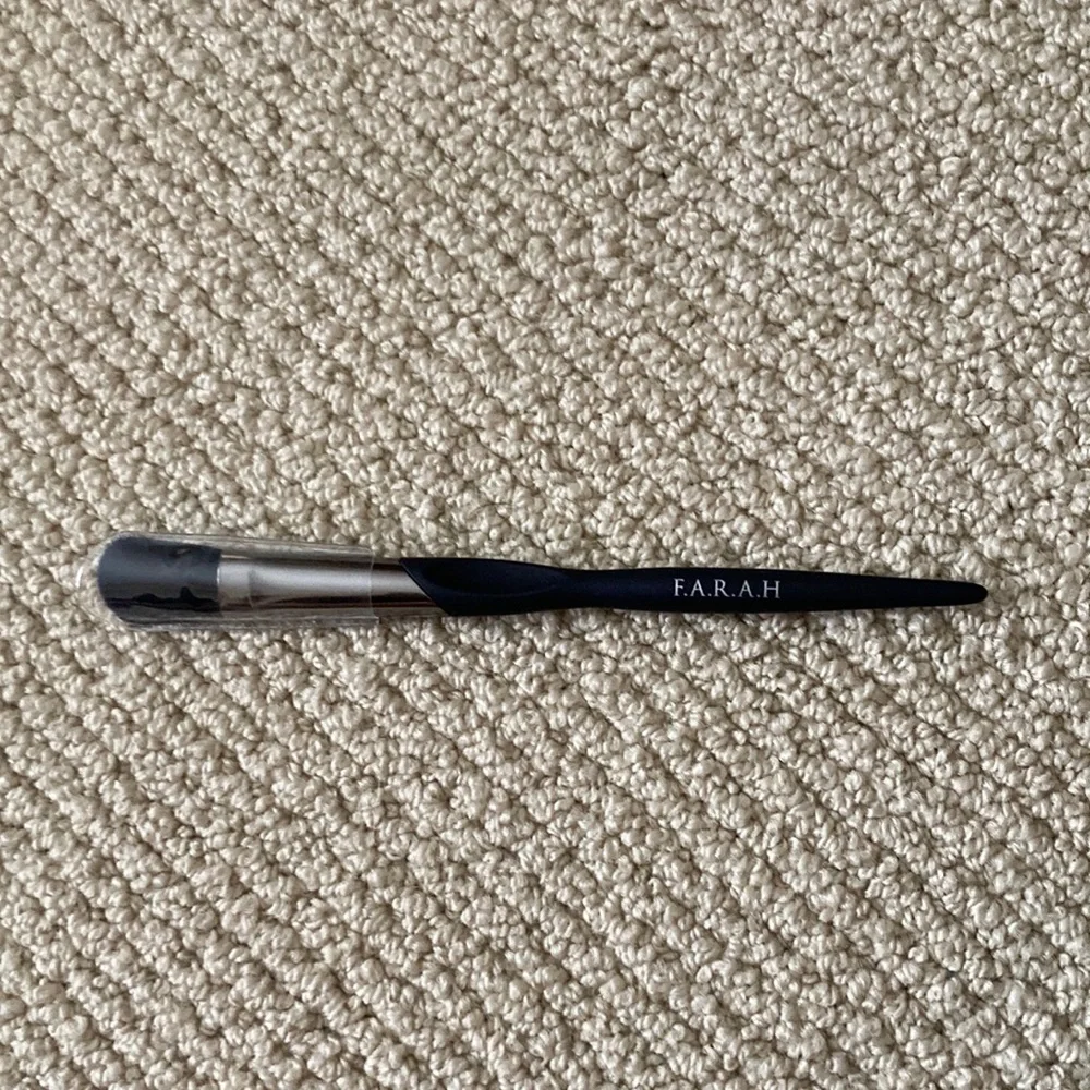 F.A.R.A.H Contour 218M Cheek Sweep Blush Foundation Makeup Brush Tool Black NIB